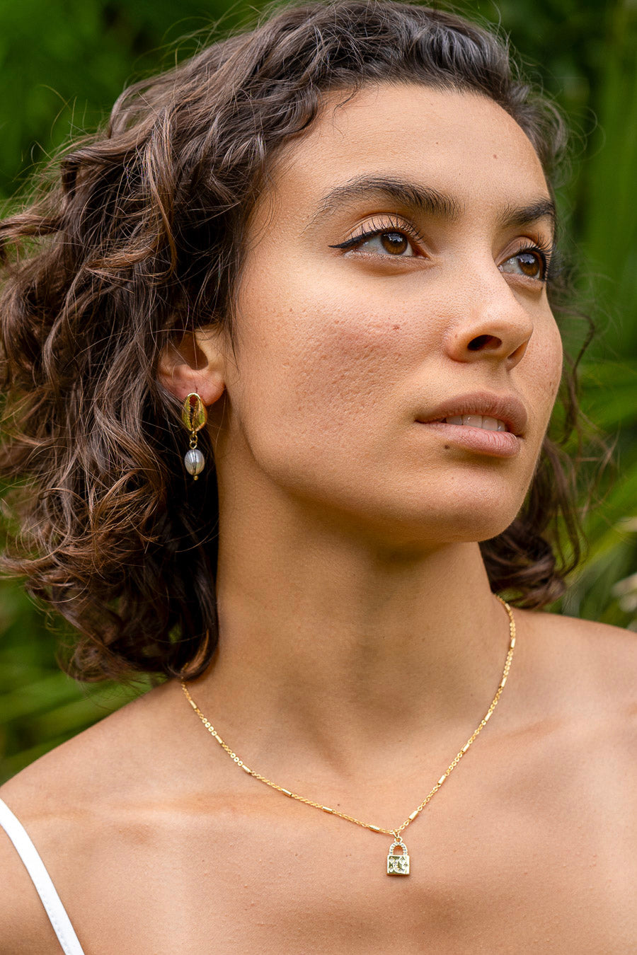Cowrie shells with pearls pendants earrings